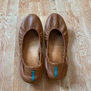 Tieks size 9 Tan/Camel Flats easy to pack!